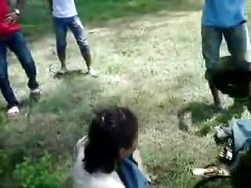 Un bărbat a tras o f ...